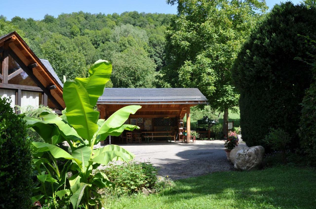 Camping Jardin La Vie En Vert En Ariege Hotel Augirein Exterior foto