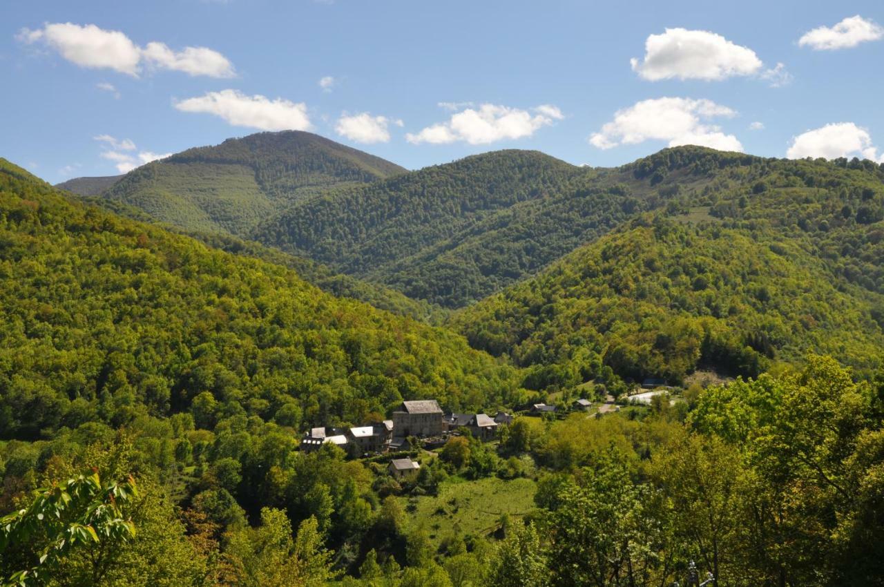 Camping Jardin La Vie En Vert En Ariege Hotel Augirein Exterior foto