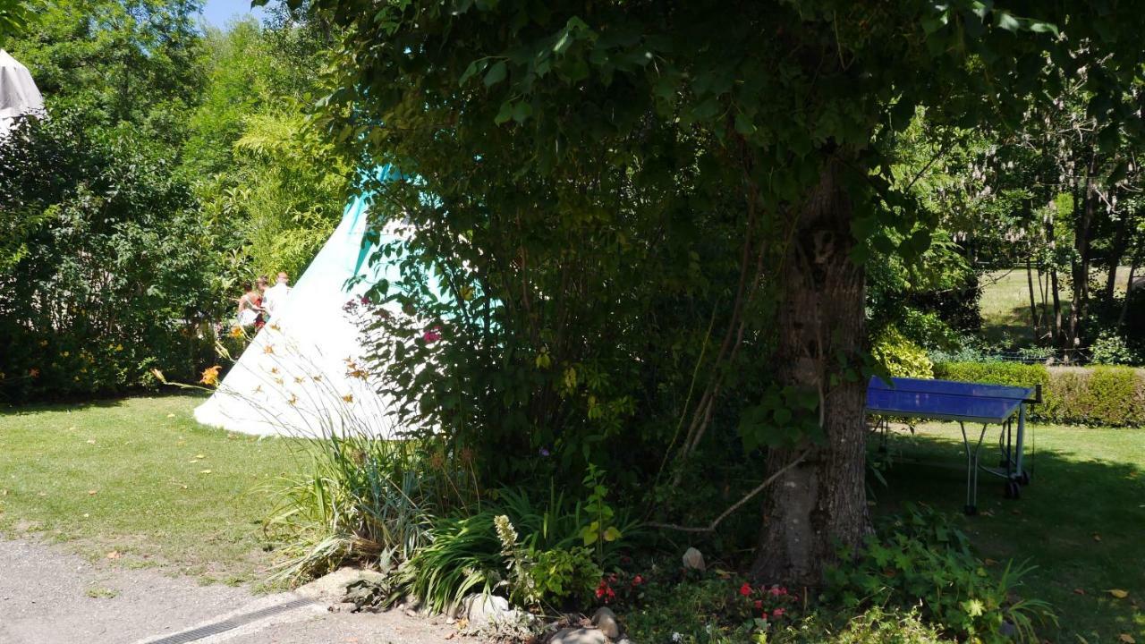 Camping Jardin La Vie En Vert En Ariege Hotel Augirein Exterior foto